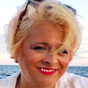 Meet your Posher, Robyn L